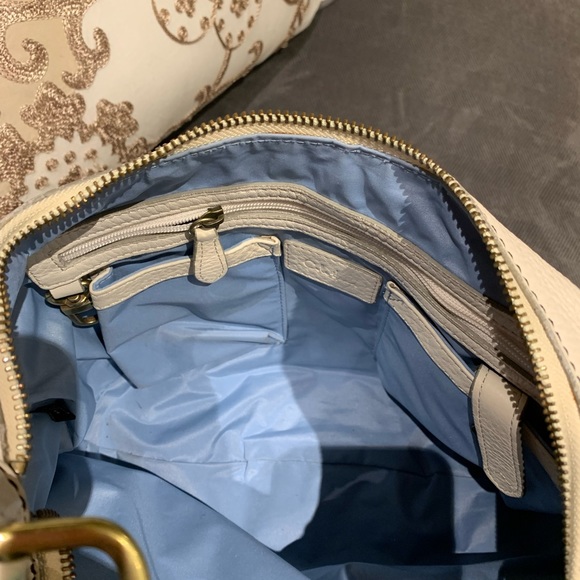 🔥SOLD🔥 Cole Haan leather cream handbag, perfect for that winter white look!! - Picture 6 of 7